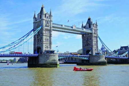 伦敦塔桥 (图片由法国世华旅行社提供)