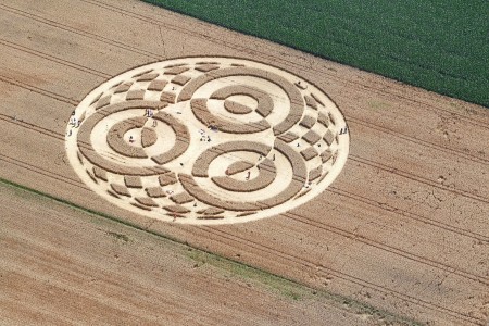 德国巴伐利亚地区近期出现的直径达75米的麦田圈（AFP/Getty Images）