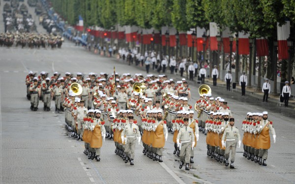  2012年7月14日，法国香榭丽舍大街国庆阅兵仪式上的外籍兵团方阵 (AFP/GettyImages)