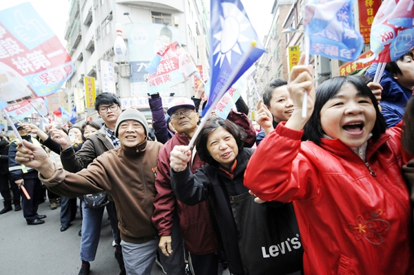 2012年1月台湾街头热情洋溢的选民。  (AFP/Getty Images)