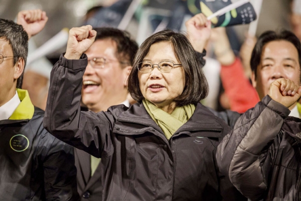 2016年1月16日，蔡英文当选为中华民国史上第一位女总统。(Ulet Ifansasti/Getty Images)