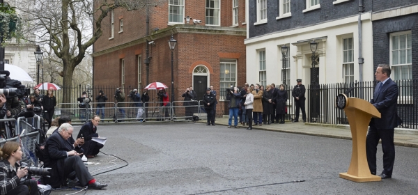 英国首相戴维·卡梅伦2月20日在伦敦唐宁街10号发表声明，宣布退留欧盟全民公决日期。（AFP/Getty Images)