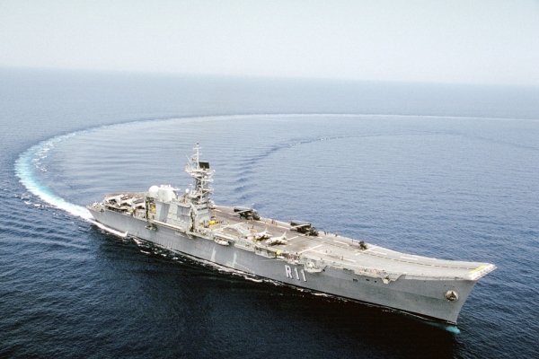 西班牙退役航母“阿斯图里亚斯亲王”号（维基百科）