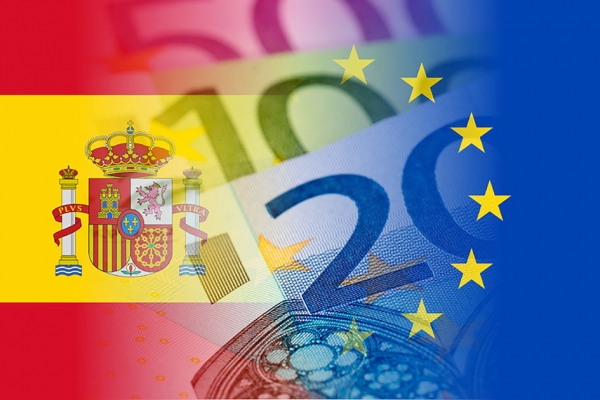 西班牙国旗、欧盟旗以及欧元合成图（123RF）