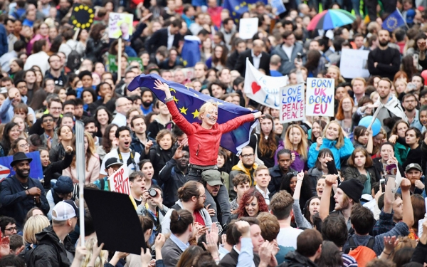 人们在伦敦参加支持欧盟的游行和集会。（Getty Images)