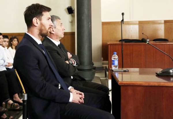西甲巴塞罗那队球星梅西６月初和父亲出席庭审。（Getty Images）