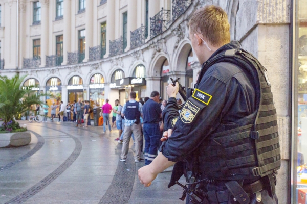 7月22日，德国警方在事发现场警戒。 (AFP/Getty Images)