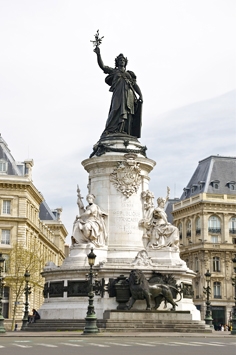 巴黎共和国广场（Place de la République）（维基百科）