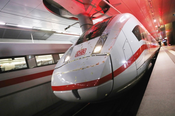9月15日在柏林亮相的德国第四代高速列车（ICE 4）（Getty Images）