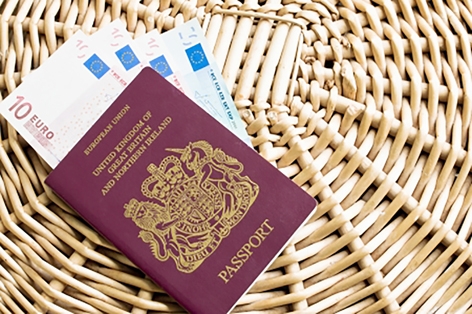 旅居欧洲的英国人正积极在当地申请双国籍，希望脱欧后还是欧盟公民。（123RF）