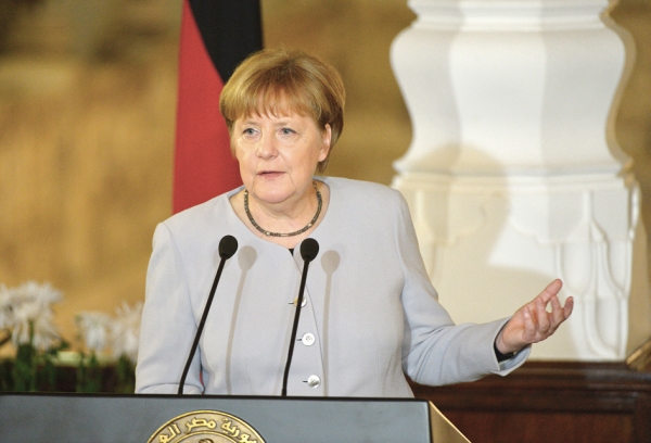 3月2日，德国总理默克尔与埃及总统会面后在记者招待会上讲话。（AFP/Getty Images）