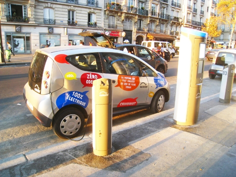 巴黎的自助电车Autolib’（维基百科）