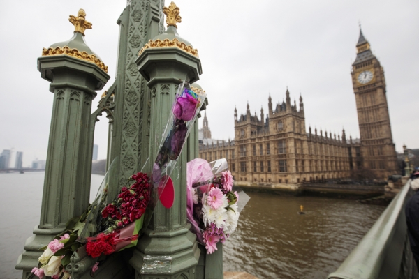 当地时间3月22日，伦敦议会大厦附近发生“独狼式”恐怖袭击，凶徒驱车在靠近议会大厦的威斯敏斯特大桥上冲撞行人，制造重大伤亡。（Getty Images）