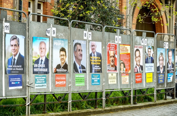 2017年法国大选11位候选人的官方竞选海报（AFP/Getty Images）