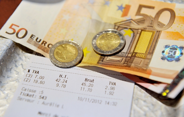 就餐后，一法国餐馆向顾客出具的收银收据。（AFP/Getty Images）