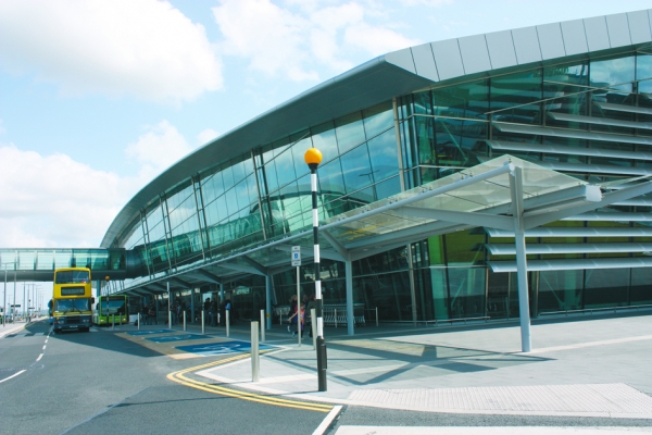 都柏林机场2号航厦（Ardfern/维基百科）