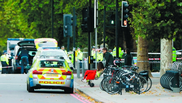 10月7日，伦敦自然历史博物馆外发生严重汽车撞人事故。（AFP/Getty Images）