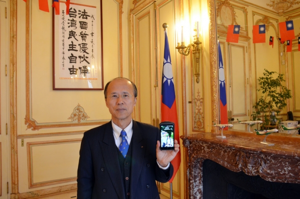 吕庆龙先生经常利用公开发言机会行销HTC、宏基、华硕等台湾品牌的资讯精品。