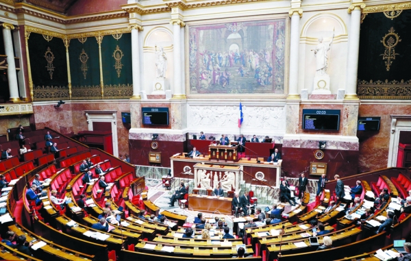 10月25日，法国国民议会通过了2018年社会保险机构筹资法案（PLFSS）中社会普摊税上调议案。（AFP/Getty Images）