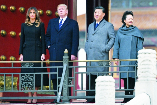 川普访问中国期间，川普夫妇与习近平夫妇的合影。(AFP/GETTY IMAGES)