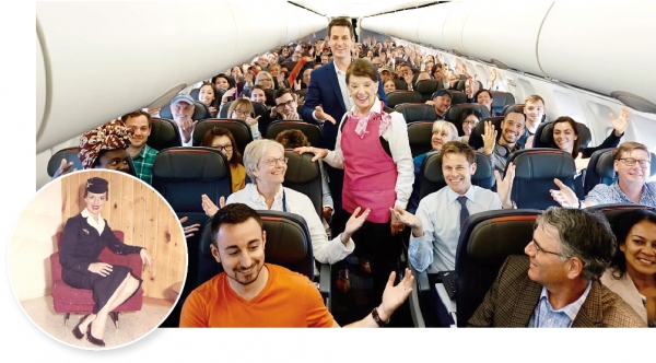 左图：年轻时的贝蒂；上图：乘客在飞机上与如今80多岁的贝蒂热情打招呼。
