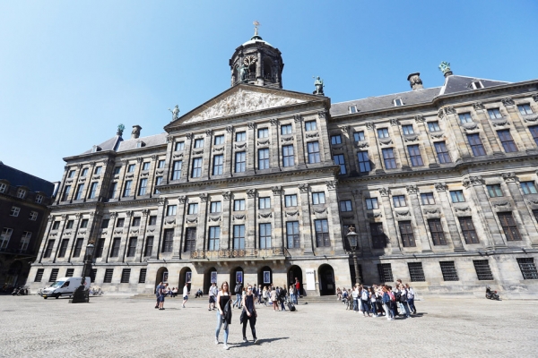 荷兰阿姆斯特丹市政厅 (Dean Mouhtaropoulos/Getty Images)