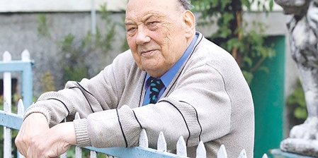 Frane Selak在他73岁时买了一张彩票，中了60万英镑的头等奖。