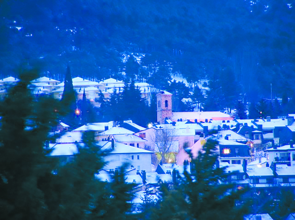 冬天的Navacerrada镇 (维基百科)