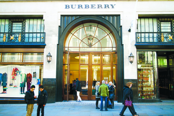 图为位于英国伦敦Regent Street的巴宝莉（Burberry）旗舰店。（123RF）