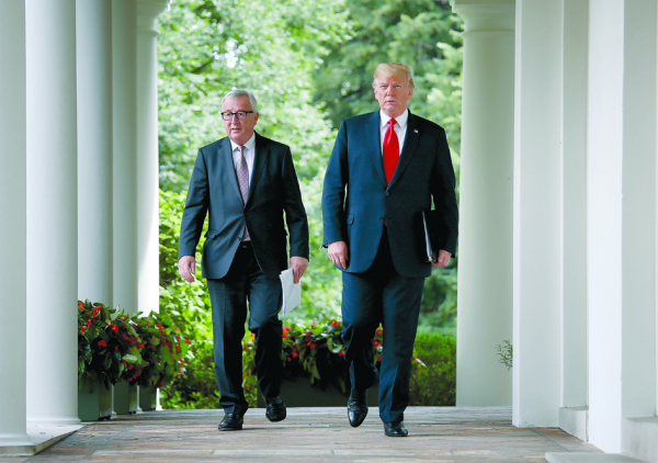 7月25日，欧盟委员会主席容克与美国总统川普在白宫会谈。(Getty Images)