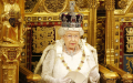 国会开幕大典                    英国女王戴皇冠致辞
