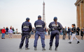 法国反恐保安措施        继续提高