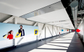 荷兰史基浦机场              开启快速登机通道