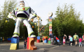 迪士尼公园中的漫威动画人物雕塑——巴斯光年（AFP/Getty Images）