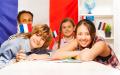 为保证校园安全，法国政府有意在中学内普及紧急呼叫按钮。（123RF）