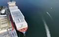 航运巨头马士基的货柜船“劳拉马士基号”。因红海危机加剧，马士基于去年12月宣布暂停穿过红海的航运。（Mohammed Hamoud/Getty Images）