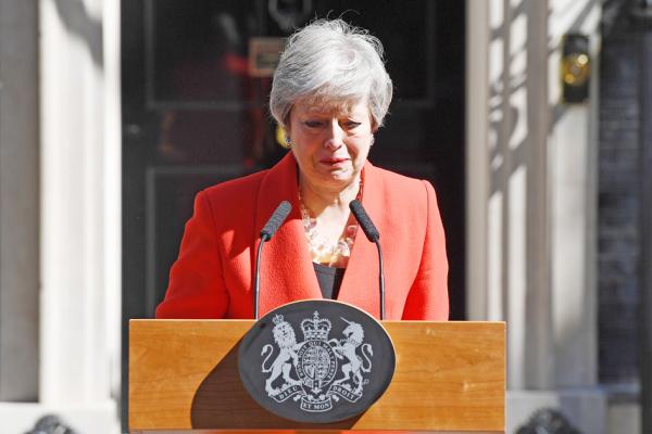 5月24日，英国首相特蕾莎•梅几度强忍泪水宣布，她将于6月7日辞去保守党领袖的职务。（Leon Neal/Getty Images）