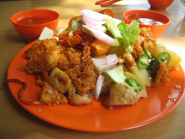 新加坡的印度啰喏，一种蔬果沙拉。（图片来源：维基百科）