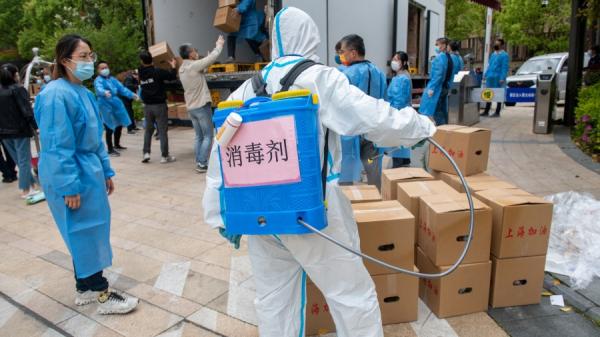 上海封城，货运物流受阻冲击供应链。(图片来源：LIU JIN/AFP via Getty Images)