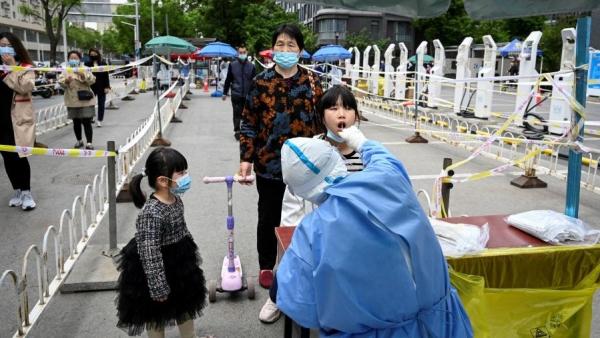 广西北海疫情6天感染人数突破500例，涠洲岛旅游区紧急封岛，造成2000多游客滞留，当地旅游业主也苦不堪言。（图片来源：Getty Images）