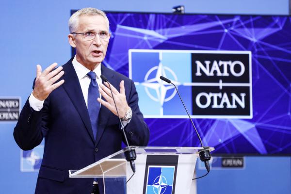 北约秘书长斯托尔滕贝格9月30日就俄国吞并乌克兰四个被占地区举行新闻发布会。（KENZO TRIBOUILLARD/AFP/Getty Images）
