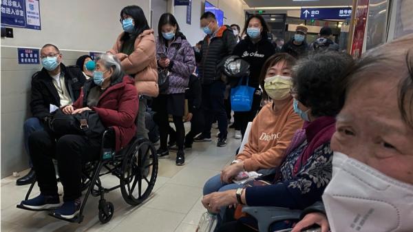 中国大年期间，上海一家医院人满为患。（图片来源：Getty Images）