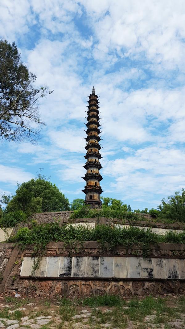 湖北当阳玉泉寺铁塔（Fxqf/Wikipedia/CC BY-SA 4.0）