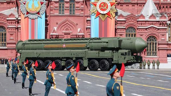 2023年5月9日，在莫斯科市中心举行的胜利日阅兵式上，俄罗斯亚尔斯洲际弹道导弹发射器驶过红场。（GAVRIIL GRIGOROV/SPUTNIK/AFP via Getty Images）