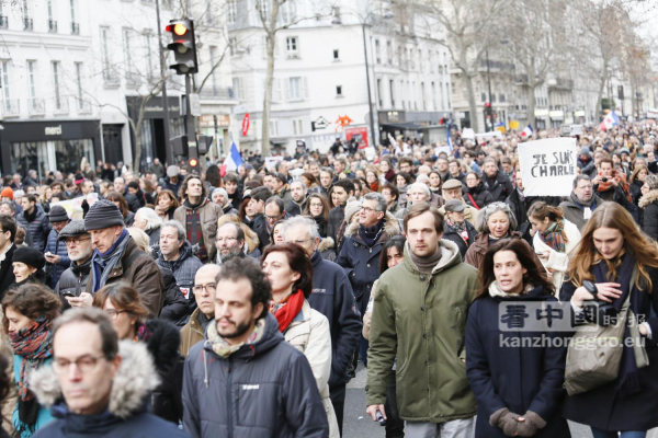 巴黎反恐大游行150万人 史无前例 (图组3) La plus grande manifestation enregistrée dans l'histoire de France (III)