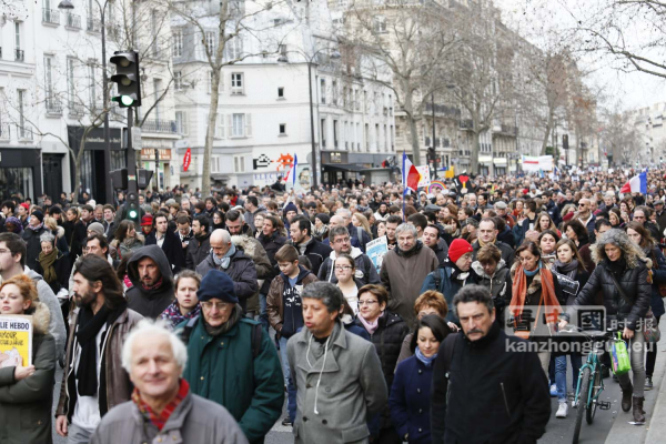 巴黎反恐大游行150万人 史无前例 (图组3) La plus grande manifestation enregistrée dans l'histoire de France (III)