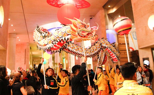 卢浮宫卡鲁塞勒精品商廊（le Carrousel du Louvre）庆中国新年