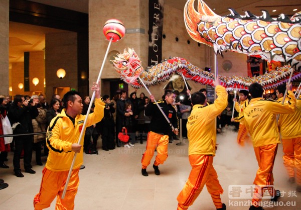 卢浮宫卡鲁塞勒精品商廊（le Carrousel du Louvre）庆中国新年