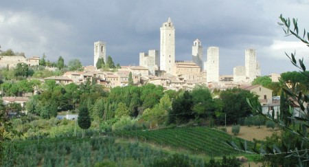 San Gimignano是意大利中北部的一个中世纪小城。（维基百科）