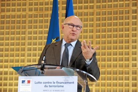 法国财政部长萨班（Michel Sapin）在新闻发布会上。（AFP/Getty Images）